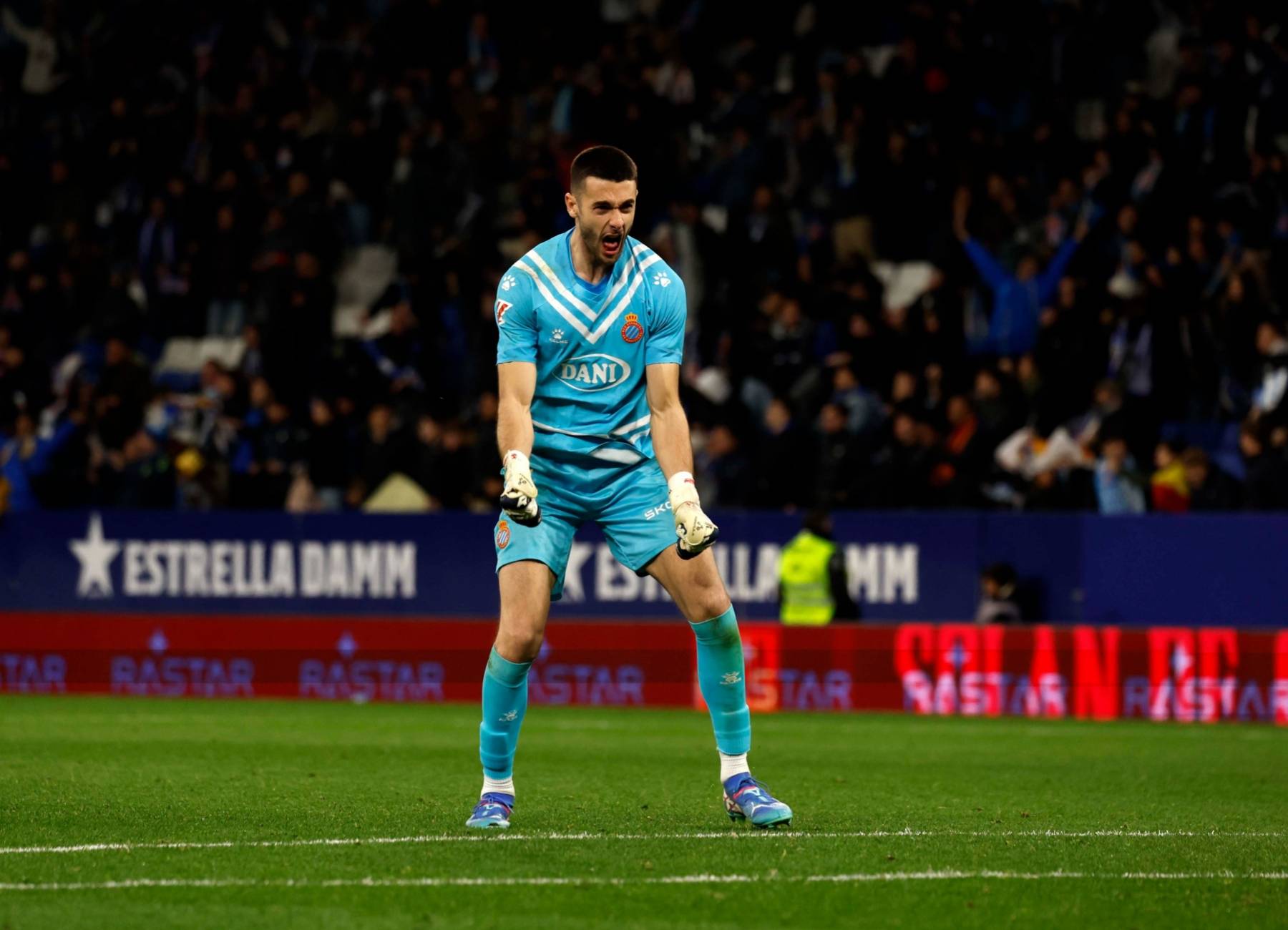 lol台服-包含转折点！巴塞罗那官宣签约，意大利杯清晨攻防权衡，媒体盛赞，阵容厚度经受考验的词条