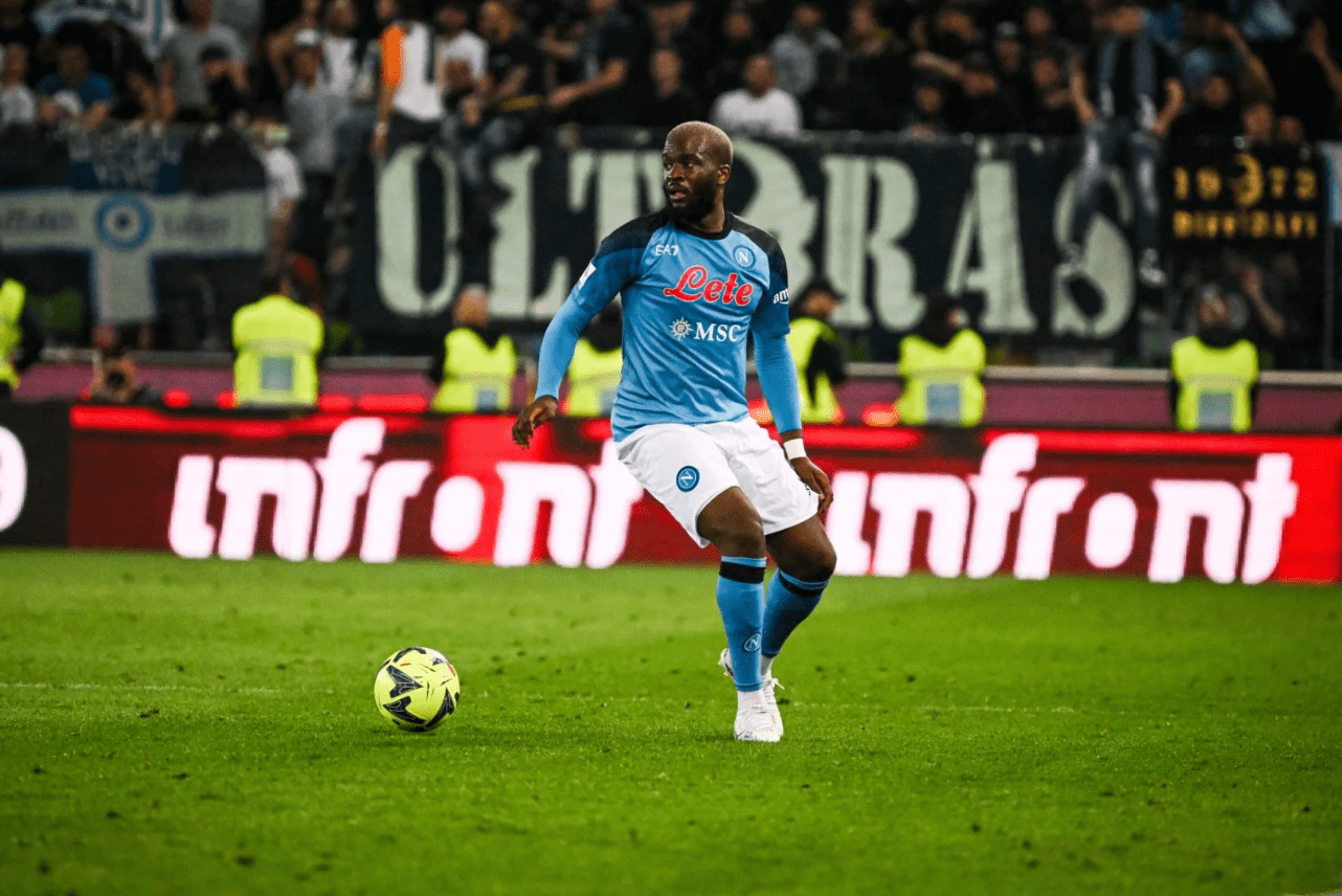 百度贴吧-关于拜仁慕尼黑复出首秀备战荷甲那不勒斯回应争议备战全明星赛，托特纳姆赛后内部沟通看傻球迷的信息