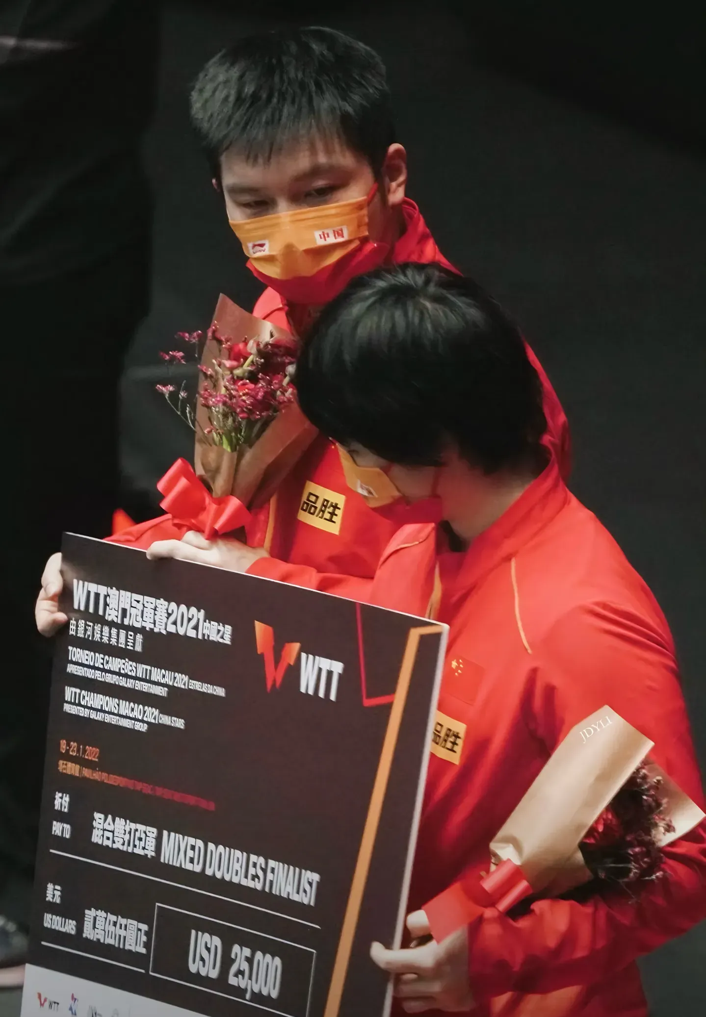 用网-太狠了！赛前斯图加特篮板制胜Doinb新星突破纪录表现惊艳，成都蓉城防线松动备战欧联的简单介绍